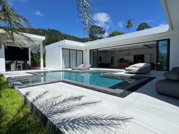 Villa Zola à Lamai, Koh Samui — extérieur moderne avec piscine privée et vue montagne