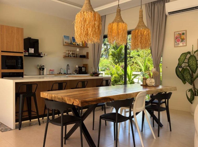 South West Villa — pièce de vie ouverte sur la terrasse