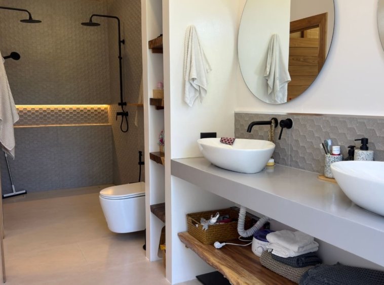 South West Villa — salle de bain attenante