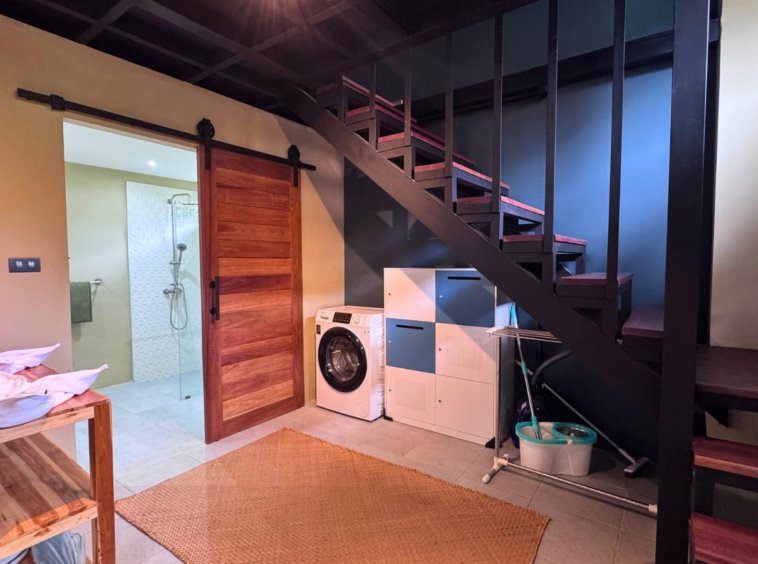 Espace sous la mezzanine de la Villa Il Segreto