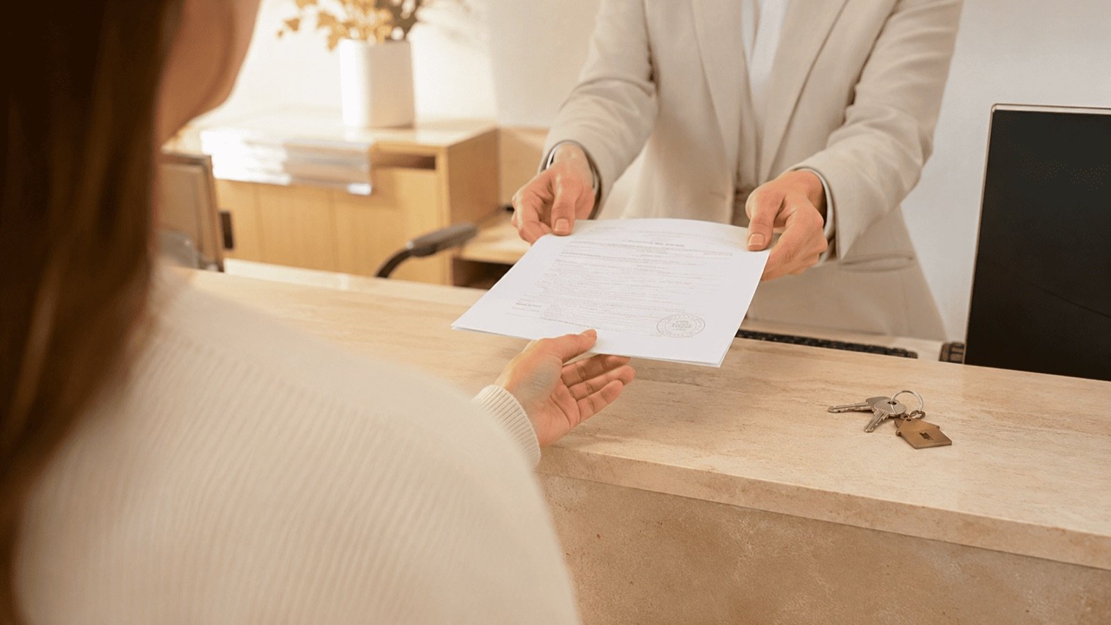 Remise du debt-free certificate au bureau d'une copropriété thaïlandaise