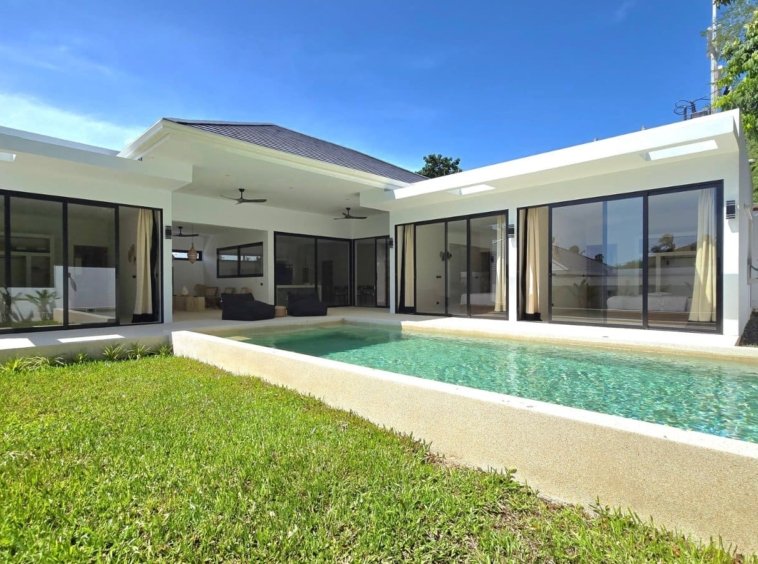 Vue d'ensemble de la piscine de la Villa Ankaa à Bophut