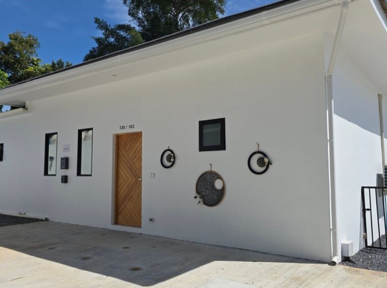 Façade de la Villa Ankaa, villa moderne de plain-pied à Bophut
