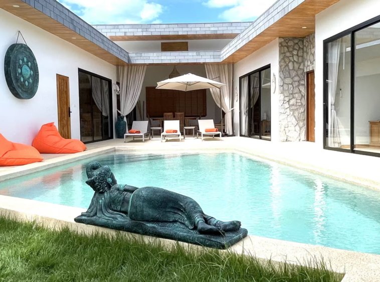 Piscine privée de la Villa Yolo, villa en U de 3 chambres