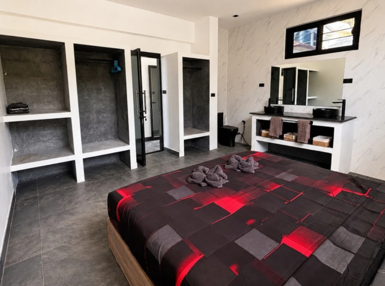 Chambre avec dressing intégré de la Villa Azura